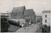 Fragment ulicy Świdnickiej na archiwalnej pocztówce. Stary kościół z dużym dachem i narysowanym krzyżem na dachu.